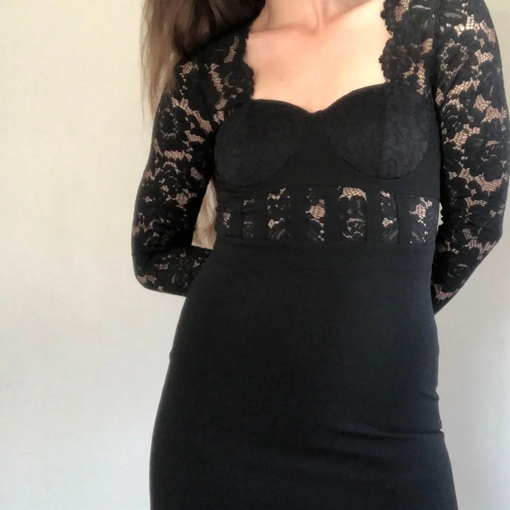 🖤Black Lace Mini Dress - Picture 4 of 14